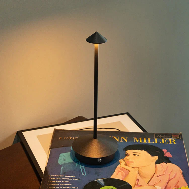 Sleek & Portable Wireless Table Lamp with Adjustable Brightness - WireTable