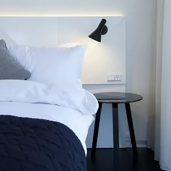 Sleek Modern Table Lamp for Chic Ambiance - ChicTable
