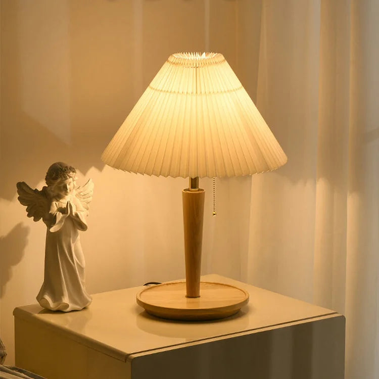 Retro Wooden Table Lamp with Vintage Charm - WoodTable