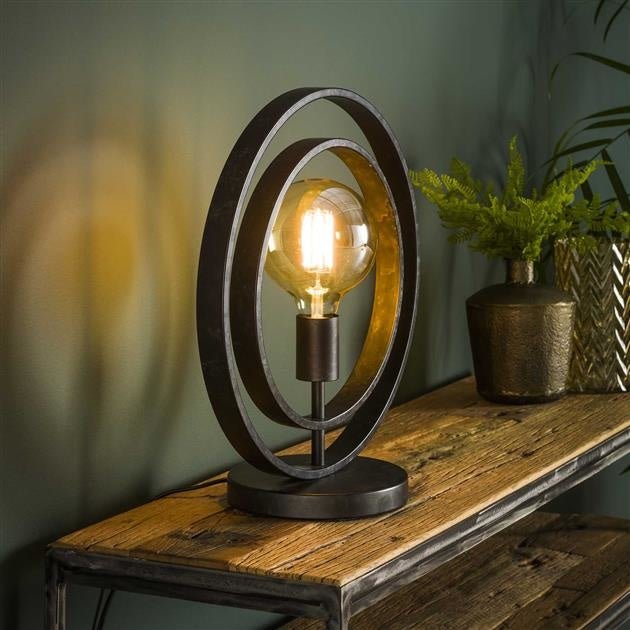 Sleek Metal Table Lamp for a Modern Ambience - MetalTable