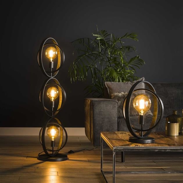 Sleek Metal Table Lamp for a Modern Ambience - MetalTable