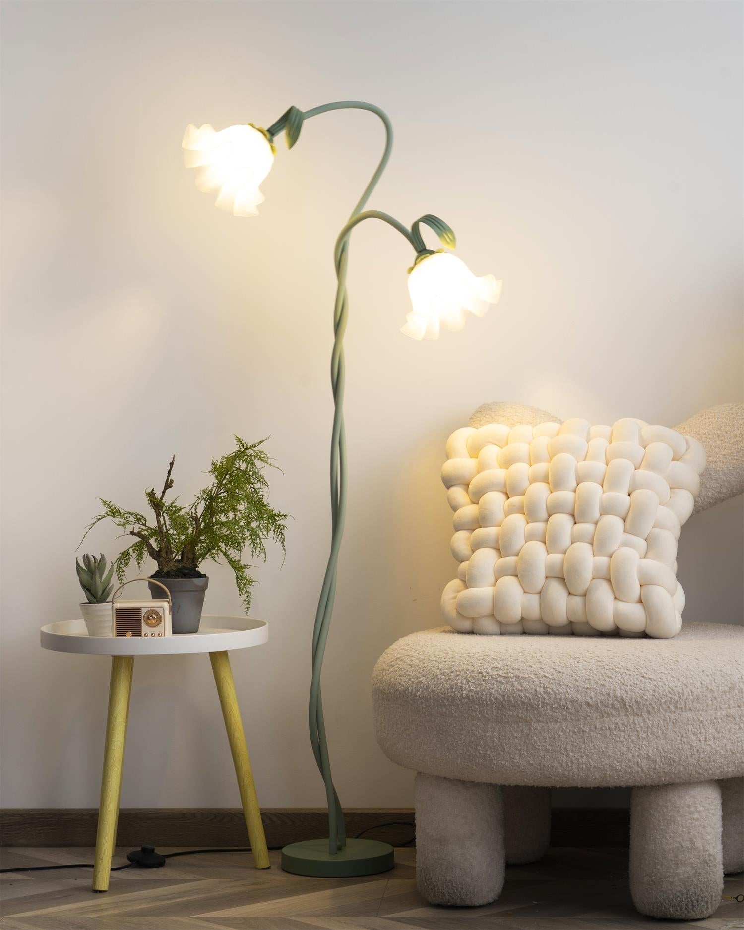 Elegant Floral LED Table Lamp - FloralTable