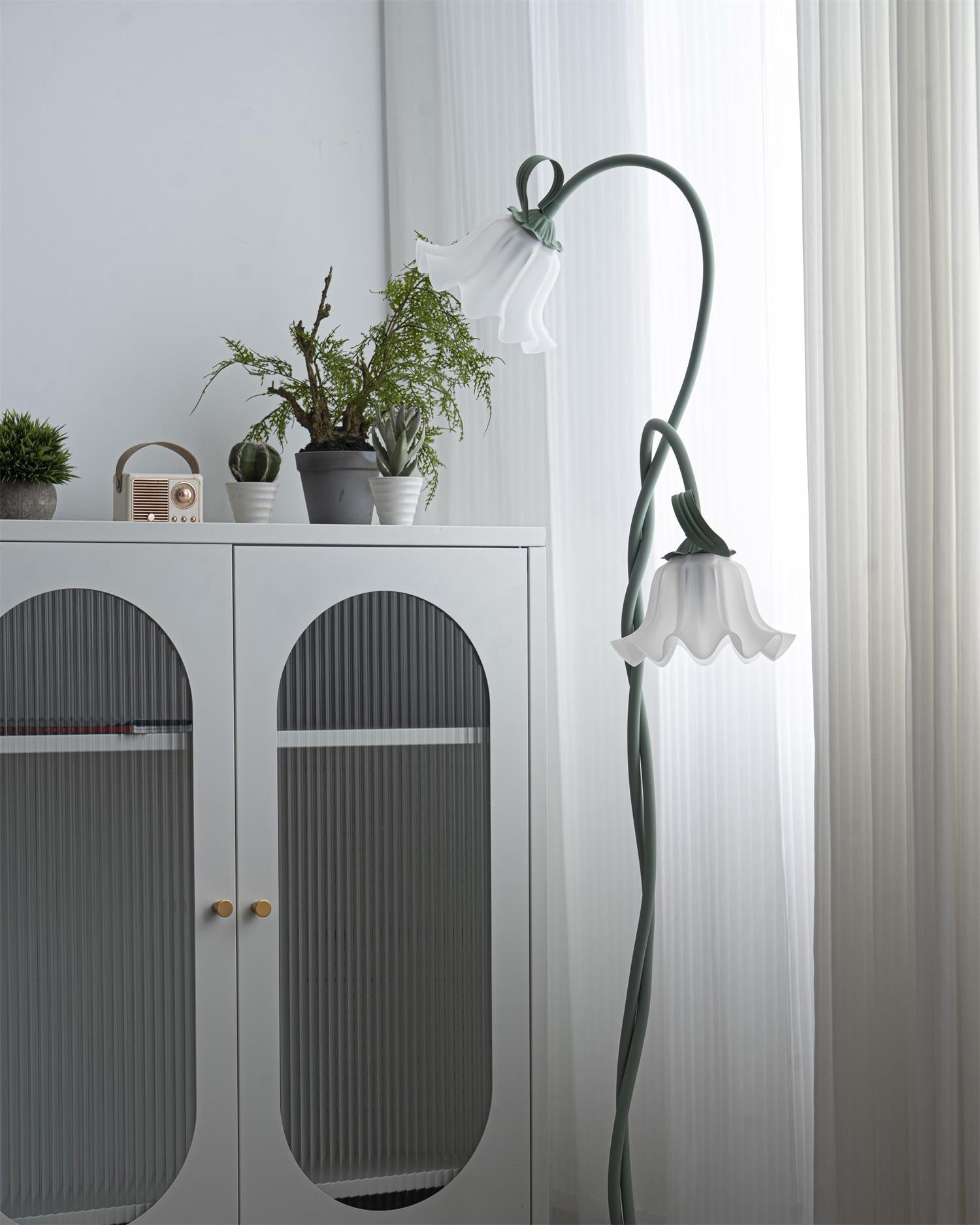 Elegant Floral LED Table Lamp - FloralTable