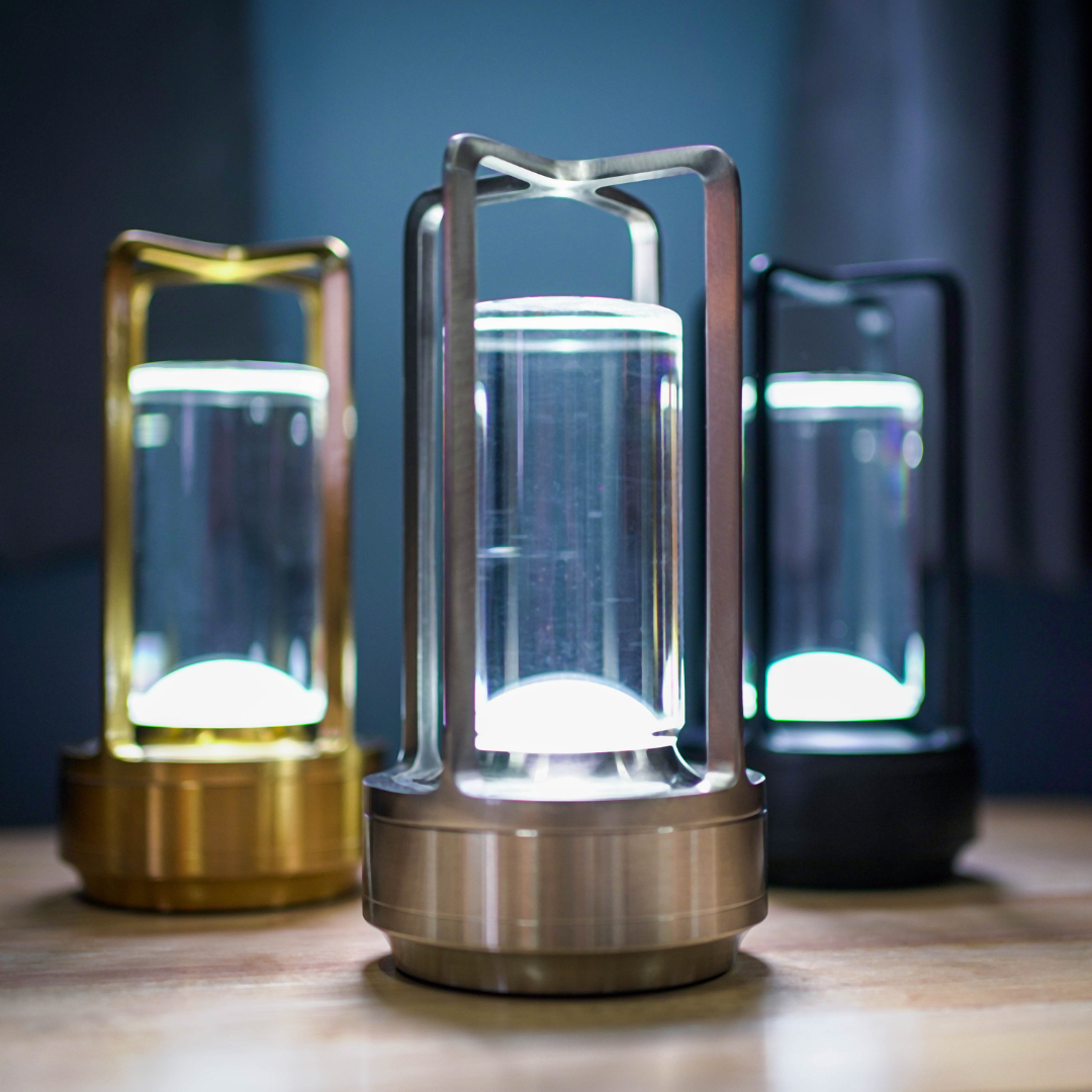 Elegant Crystal Table Lamp for a Modern Glow - CrystalTable