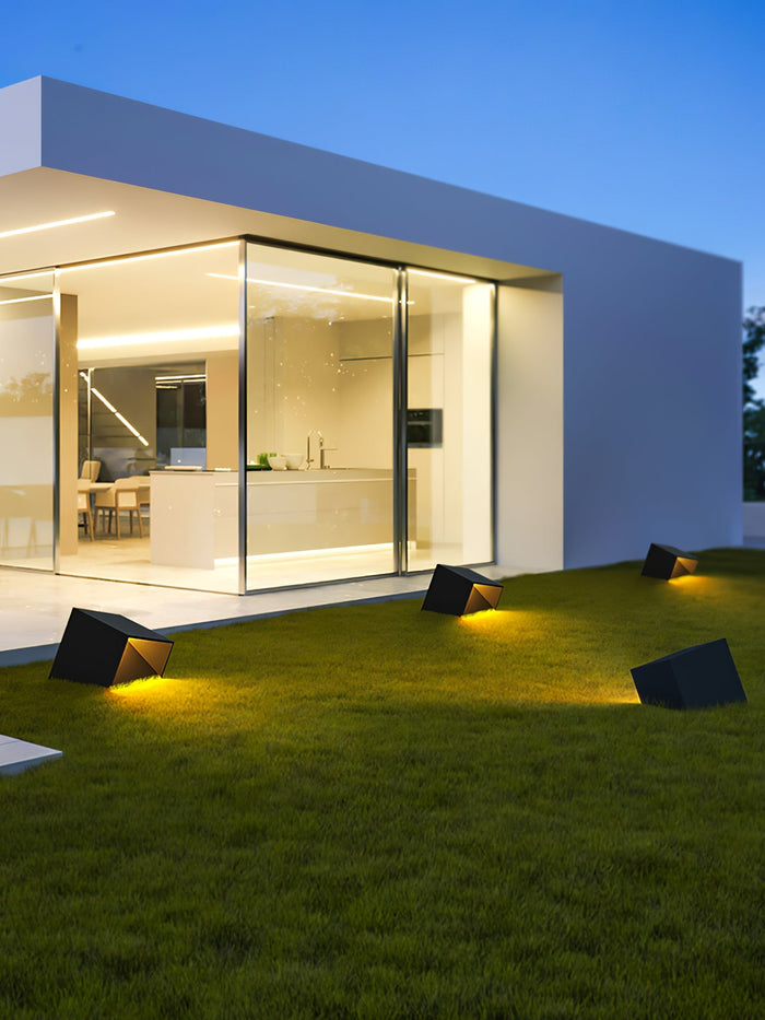 Compact Solar Garden Lamp - SolarLume