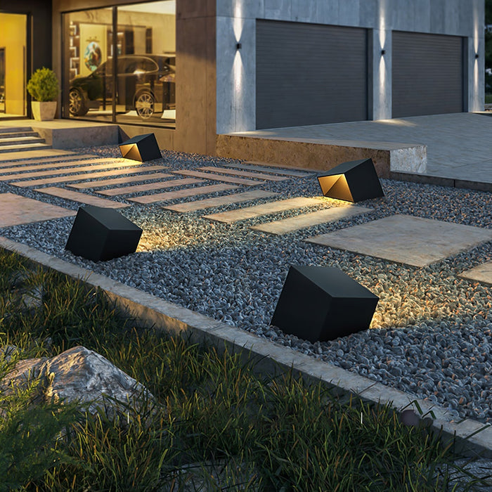 Compact Solar Garden Lamp - SolarLume