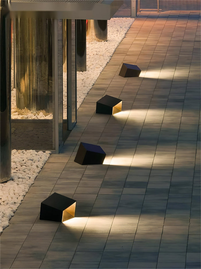 Compact Solar Garden Lamp - SolarLume