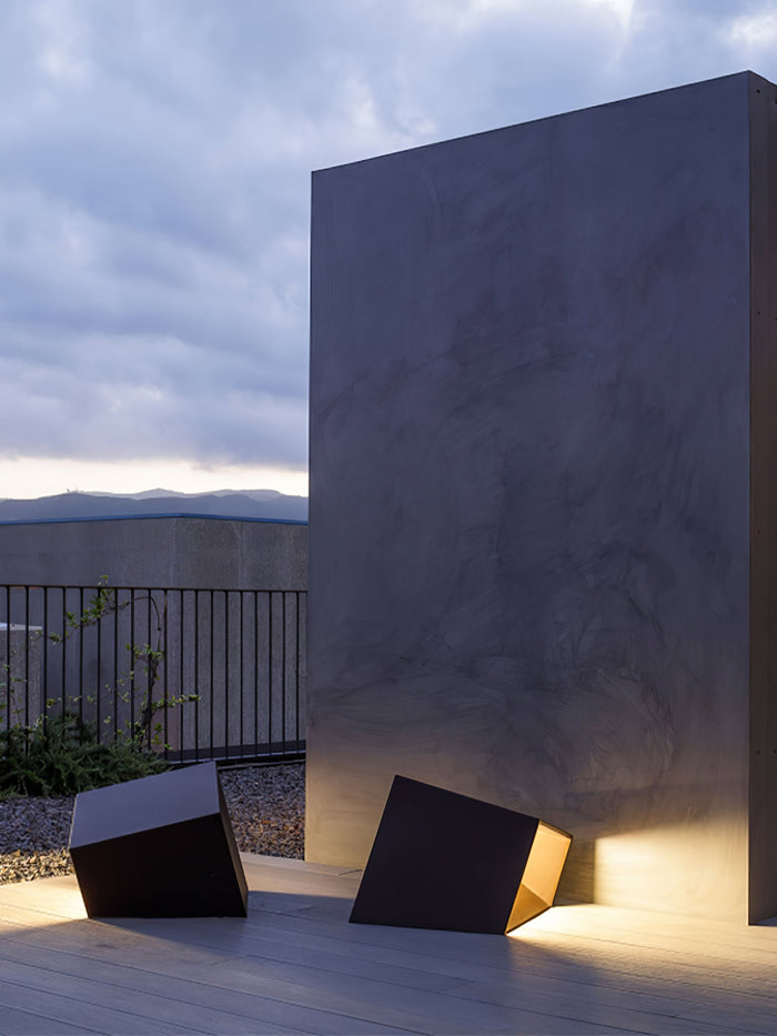 Compact Solar Garden Lamp - SolarLume