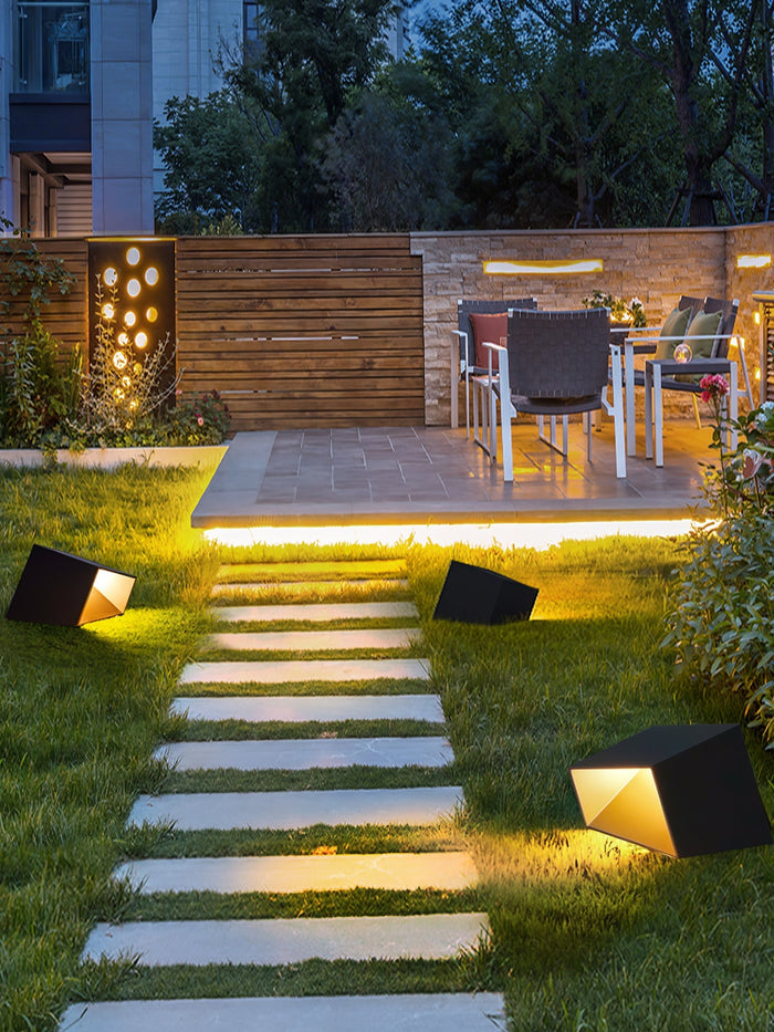 Compact Solar Garden Lamp - SolarLume