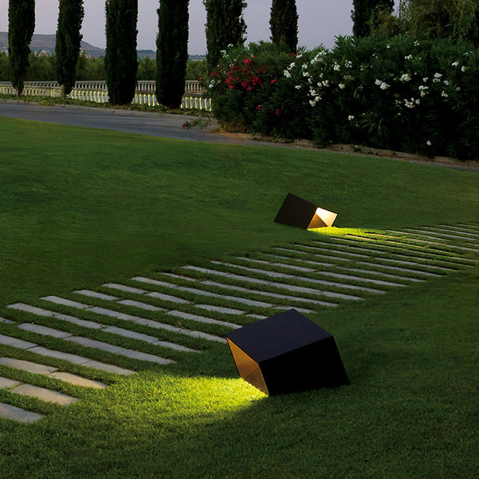 Compact Solar Garden Lamp - SolarLume