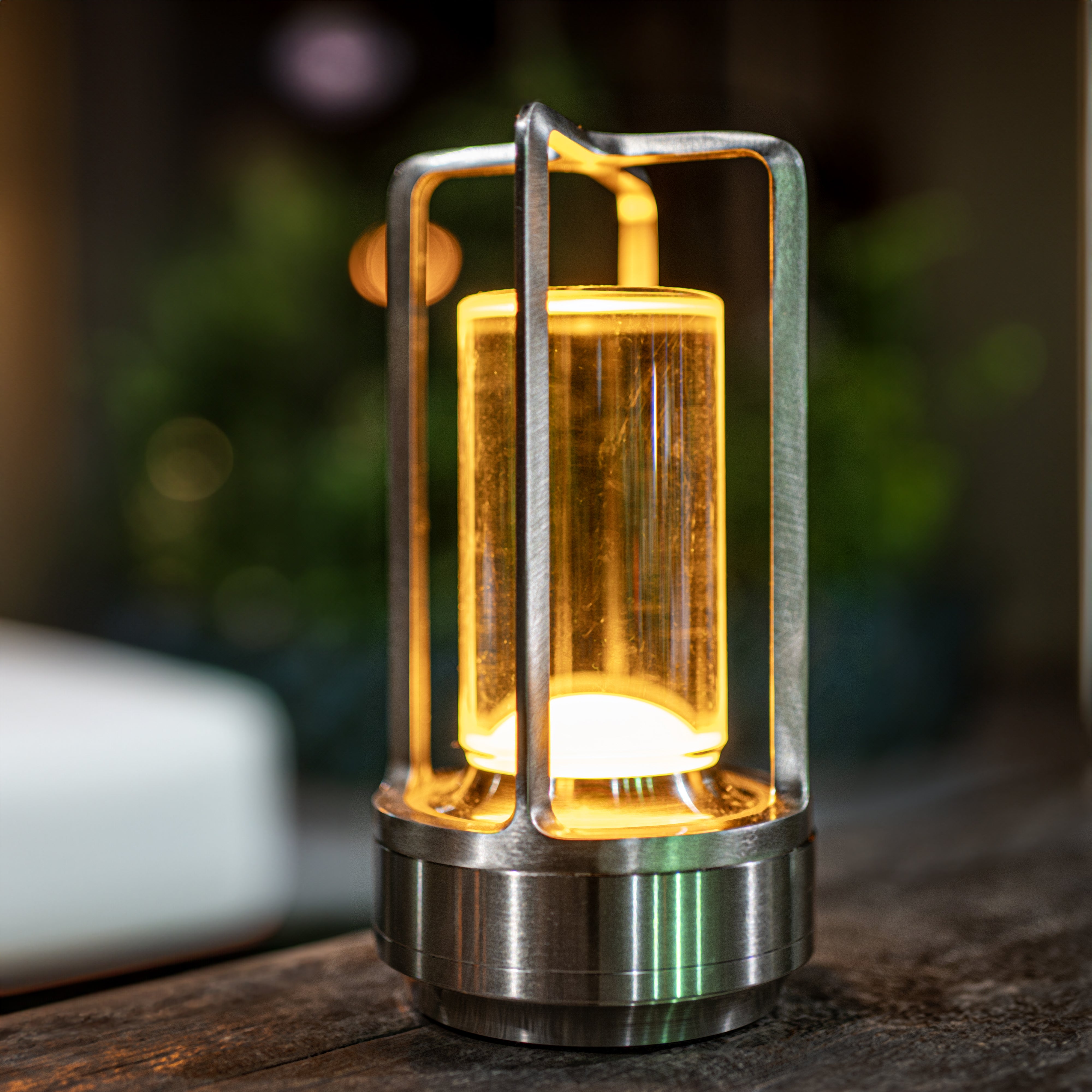 Elegant Crystal Table Lamp for a Modern Glow - CrystalTable