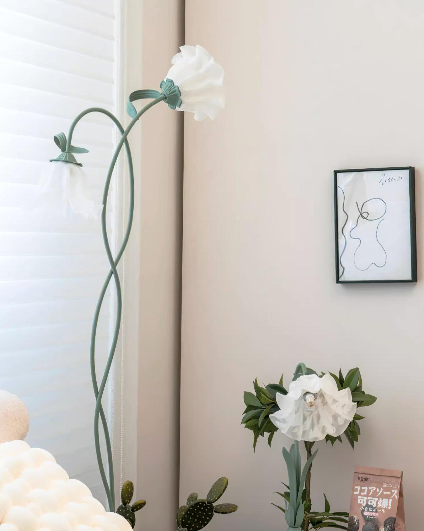 Elegant Floral LED Table Lamp - FloralTable