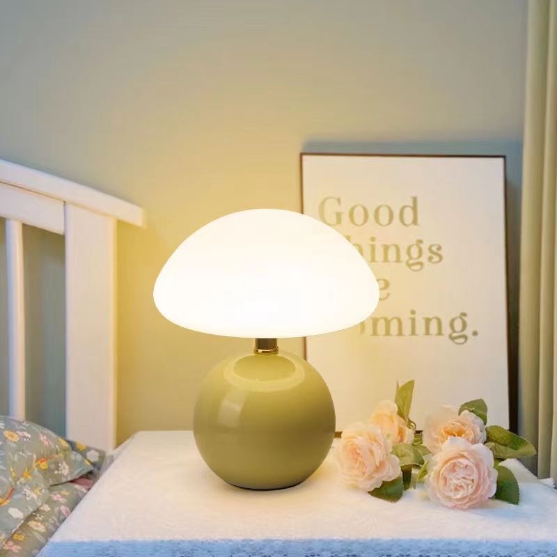 Stylish Mushroom Lamp for a Cozy & Modern Vibe - MushTable