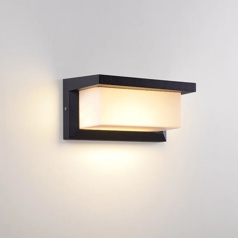 Villa-Inspired Solar Lamp for Elegant Outdoor Lighting - SolarLume