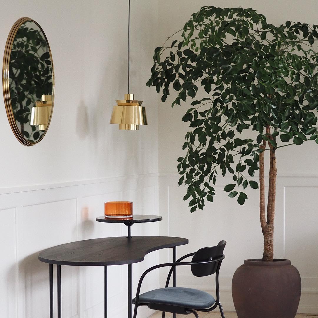 Sleek Pendant Lamp for a Luxe Home Ambiance - LuxeDrop