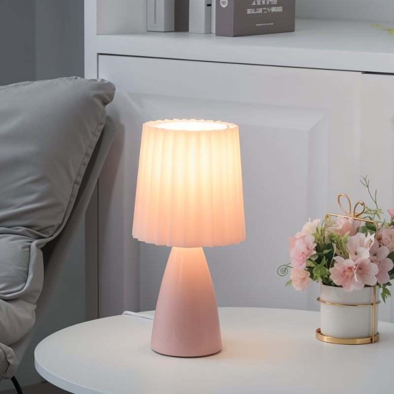 Elegant Table Lamp for a Cozy, Modern Glow - GlowTable