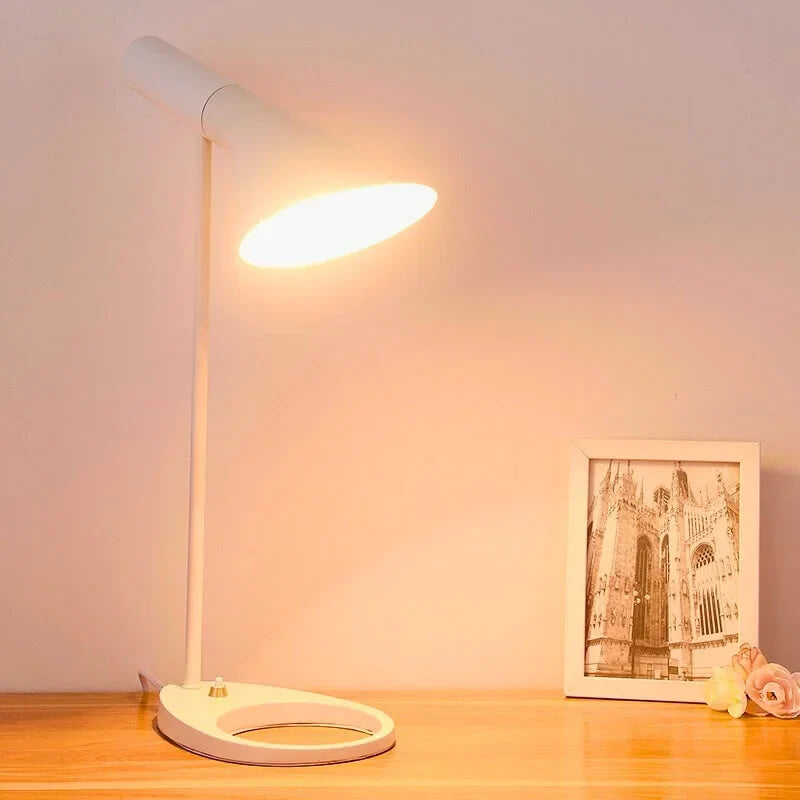 Sleek Modern Table Lamp for Chic Ambiance - ChicTable