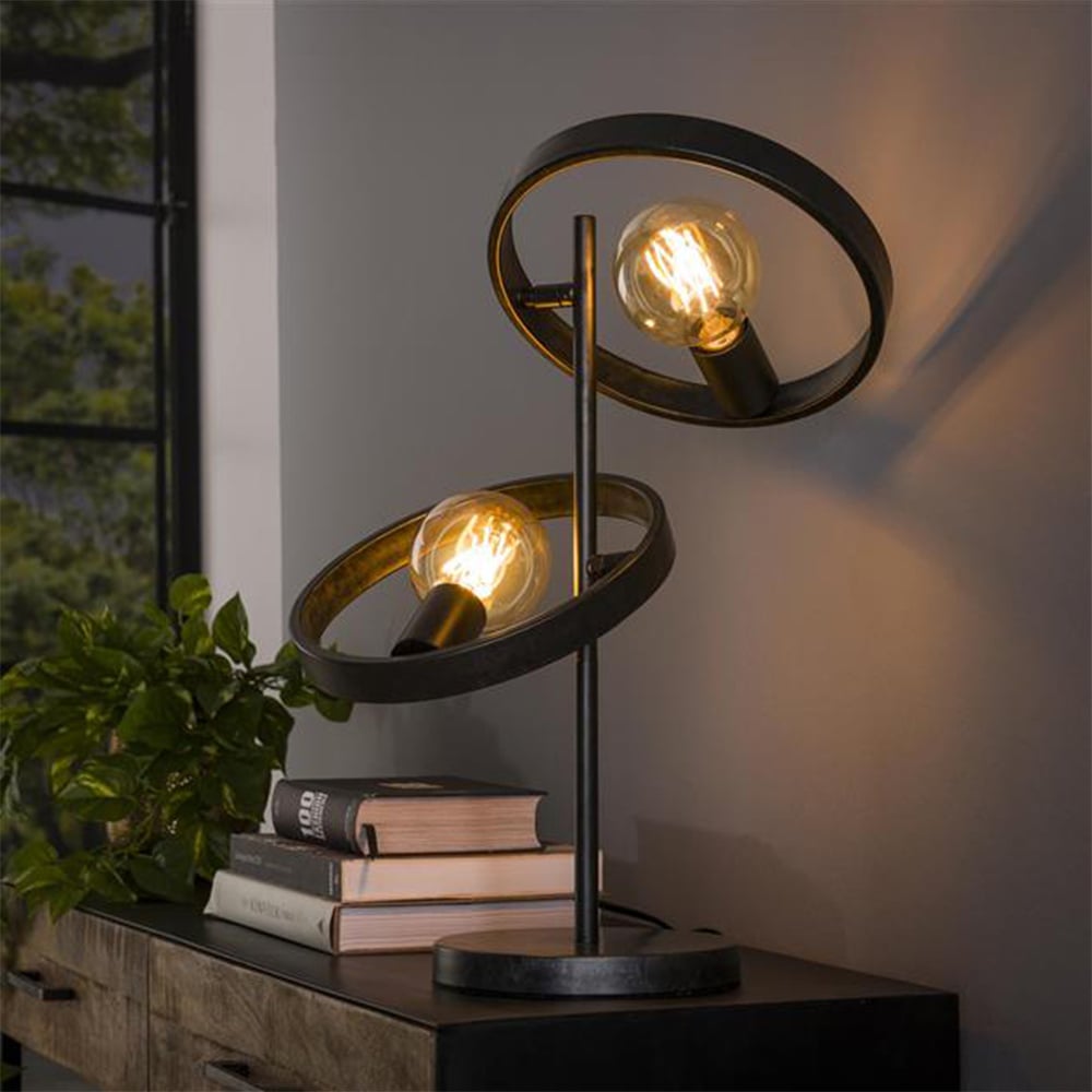 Sleek Metal Table Lamp for a Modern Ambience - MetalTable