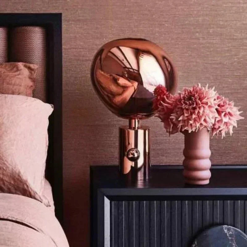 Luxe Contemporary Melted Glass Lamp for Modern Interiors - GlassTable