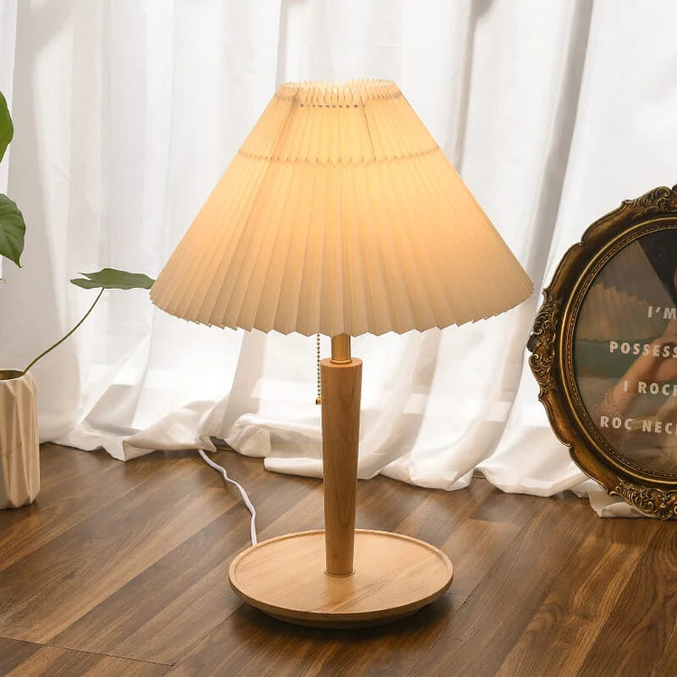 Retro Wooden Table Lamp with Vintage Charm - WoodTable