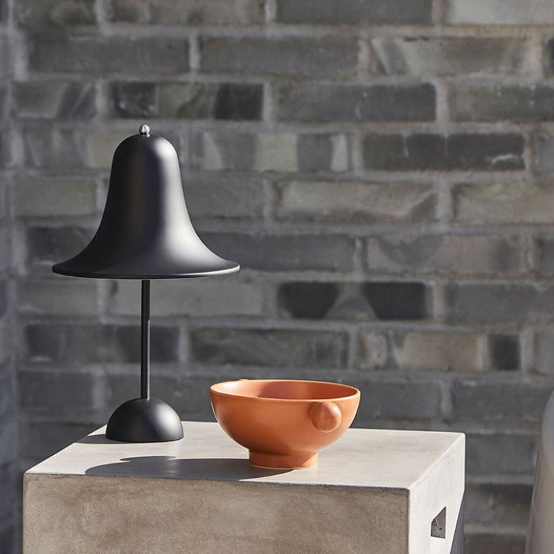 Stylish Wireless Table Lamp for Cozy, Effortless Ambiance - WireTable