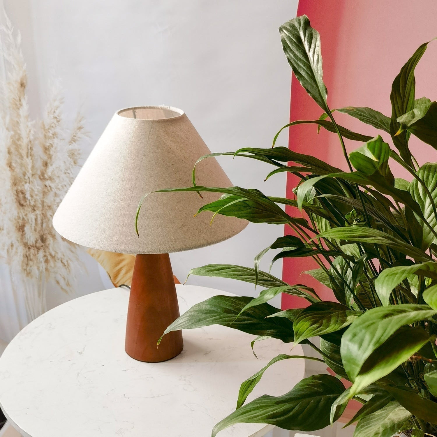 Elegant Wooden Table Lamp for a Classic Touch - WoodTable