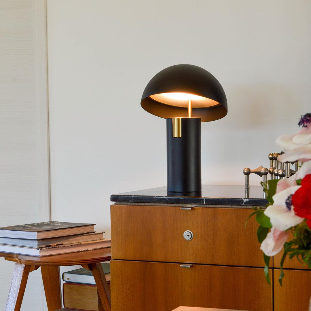 Modern Ambient Table Lamp for Cozy Home Vibes - HomeTable