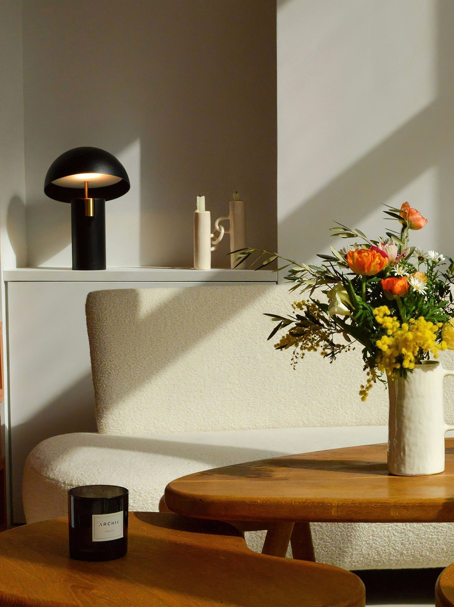 Chic Modern Table Lamp for a Cozy Glow - GlowTable