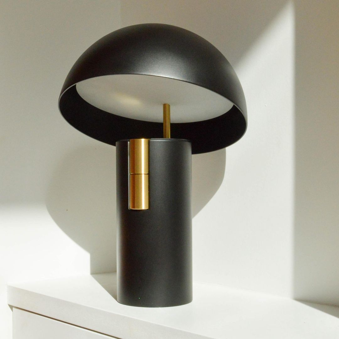 Chic Modern Table Lamp for a Cozy Glow - GlowTable