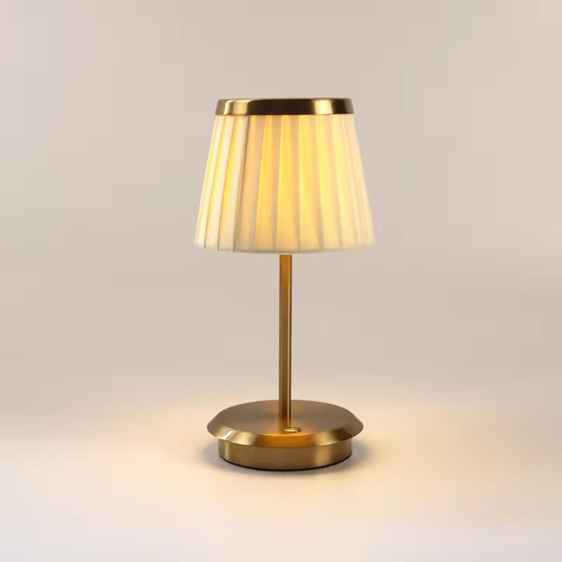 Elegant Vintage Table Lamp for Timeless Charm - VintageTable