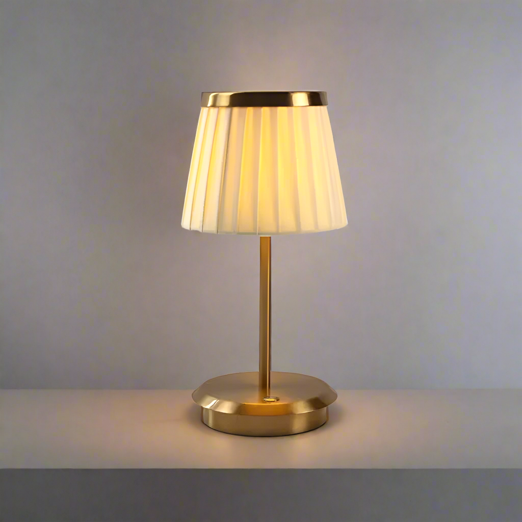 Elegant Vintage Table Lamp for Timeless Charm - VintageTable