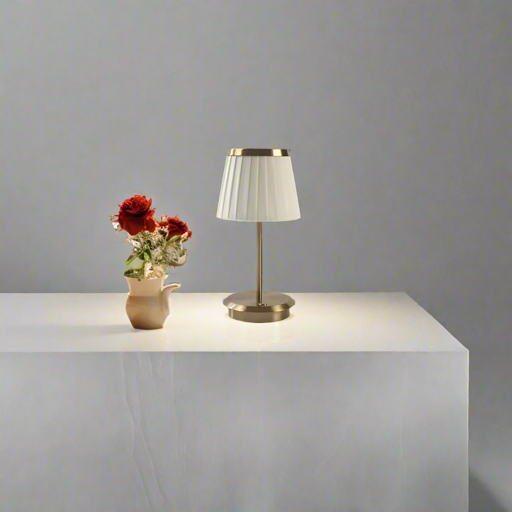 Elegant Vintage Table Lamp for Timeless Charm - VintageTable