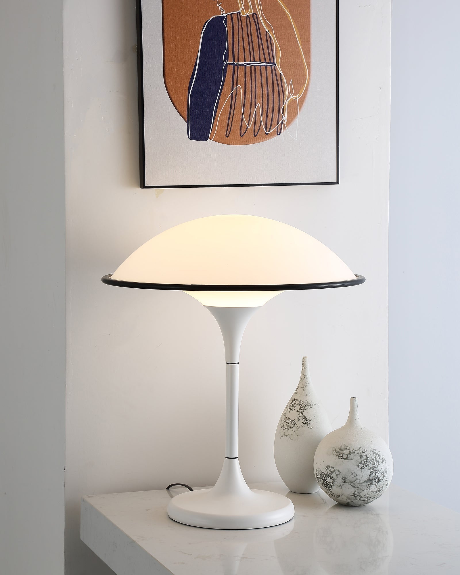 Stylish Table Lamp for a Modern, Inviting Ambiance - WarmTable
