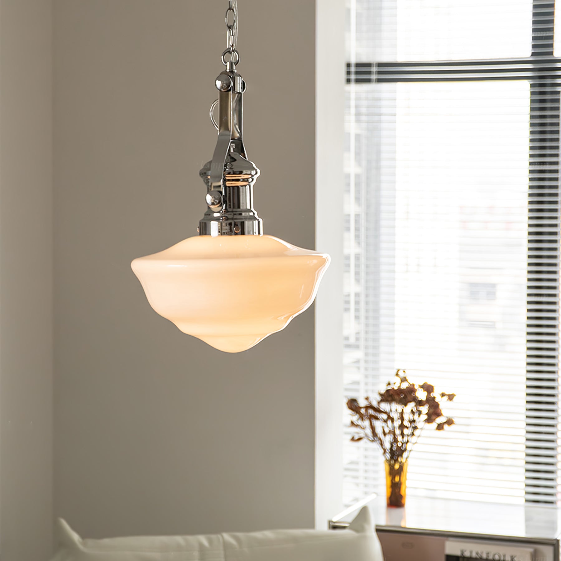 Classic Pendant Lamp for Timeless Elegance - TimeDrop