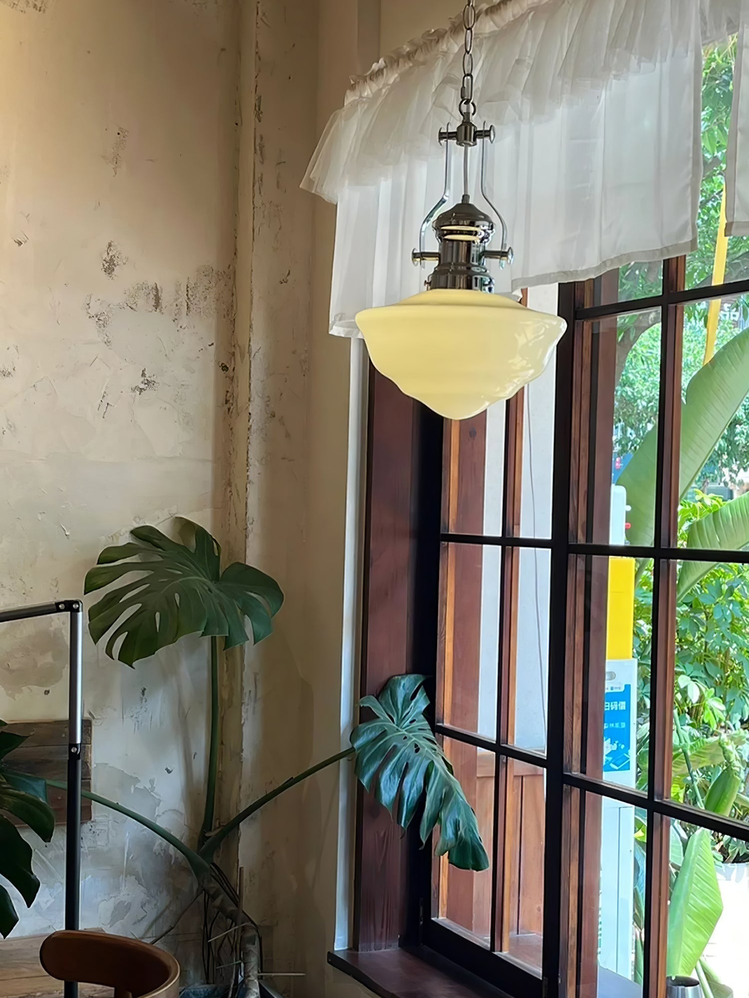 Classic Pendant Lamp for Timeless Elegance - TimeDrop