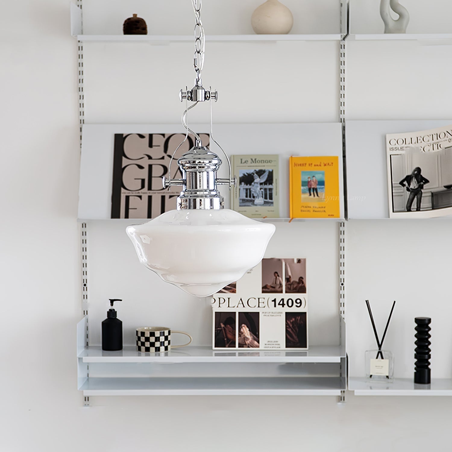 Classic Pendant Lamp for Timeless Elegance - TimeDrop