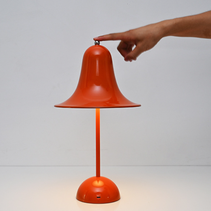 Stylish Wireless Table Lamp for an Elegant Ambiance - WireTable
