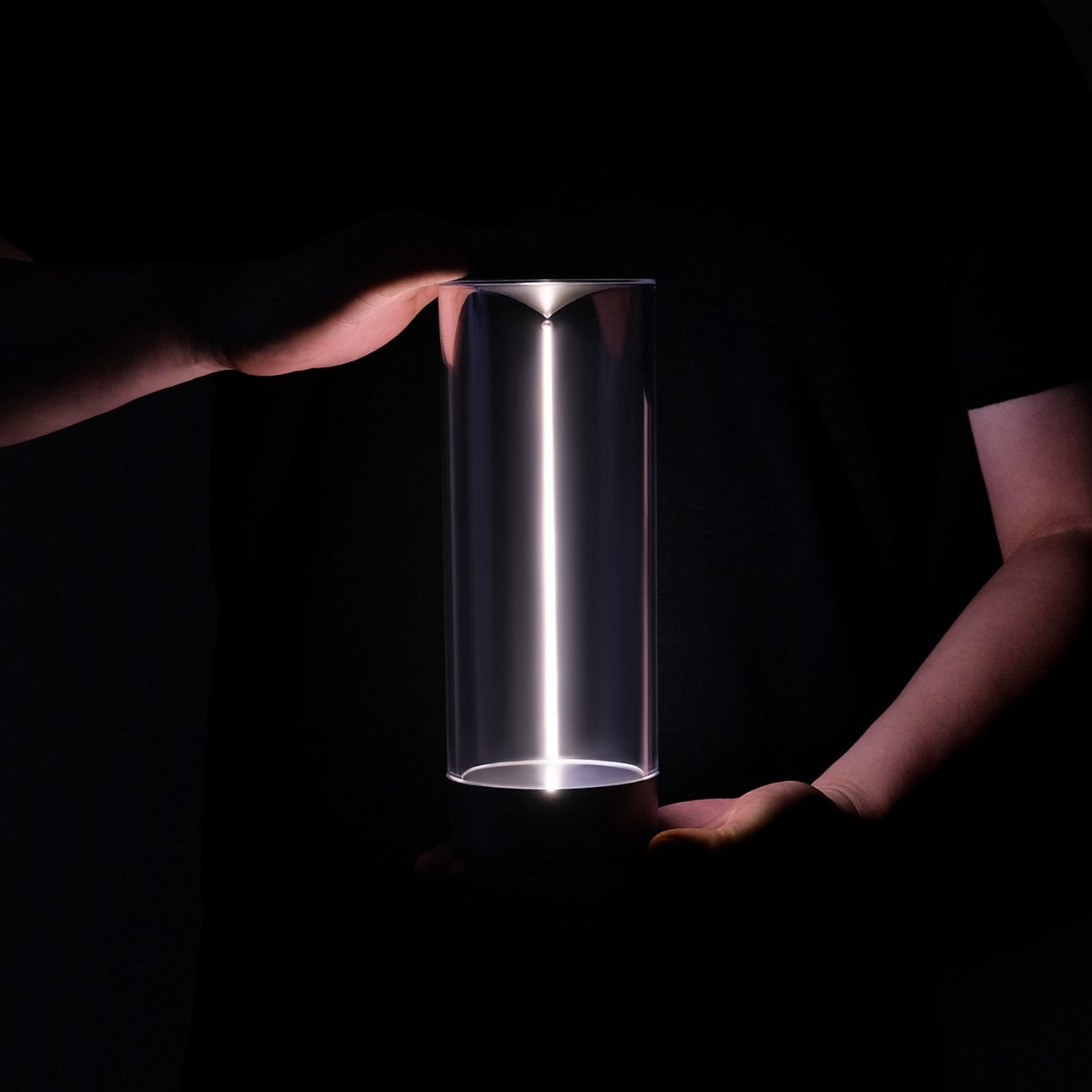 Sleek & Modern Table Lamp for a Sophisticated Glow - ModernTable