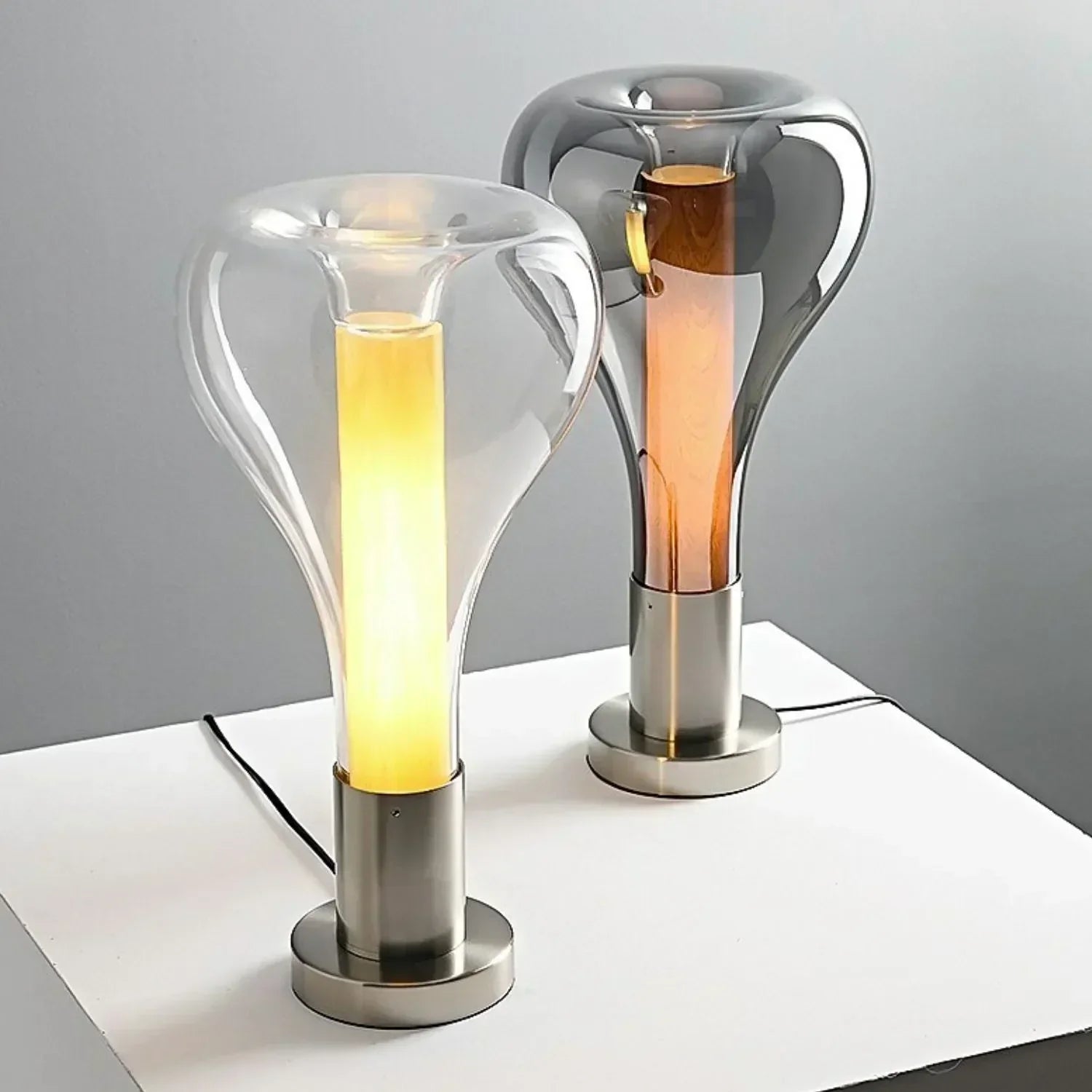 Mesmerizing Flowing Lava Art Table Lamp - LavaTable