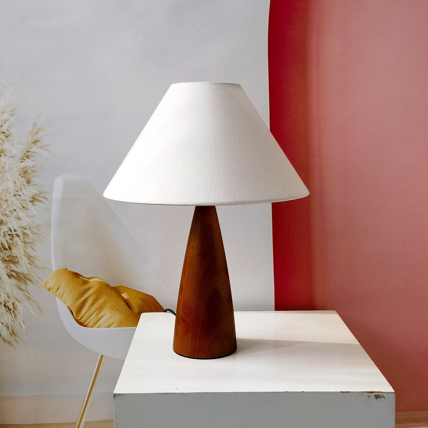 Classic Solid Wood Table Lamp with a Touch of Heritage Charm - WoodTable