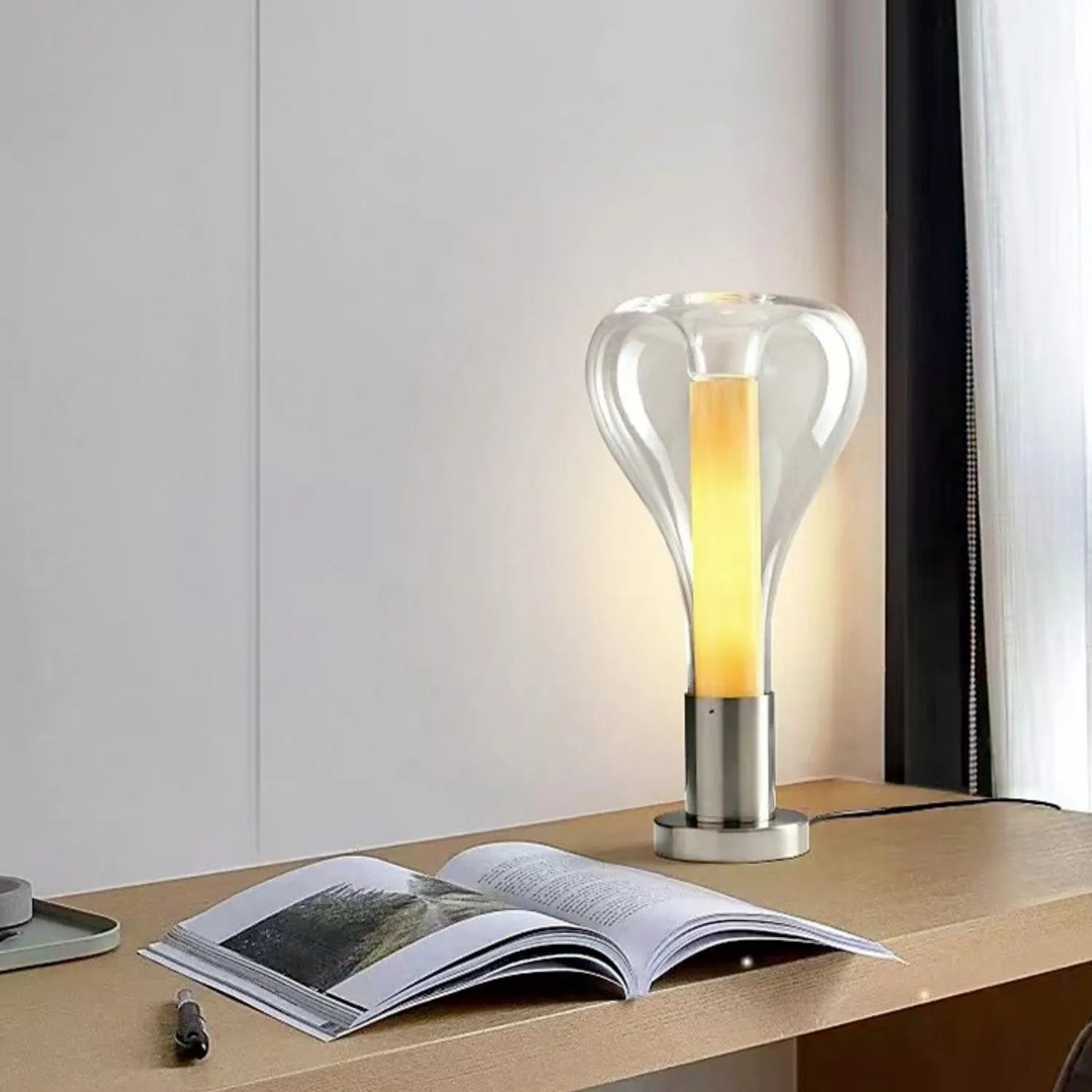 Mesmerizing Flowing Lava Art Table Lamp - LavaTable